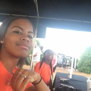 Meet your Posher, Valen