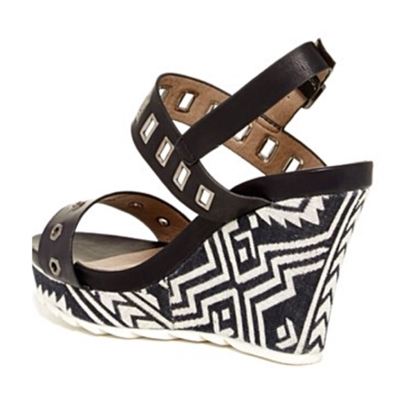 Modern Rush Boho Tribal Tania Wedge Sandals- New - Picture 2 of 4