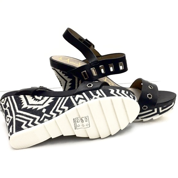 Modern Rush Boho Tribal Tania Wedge Sandals- New - Picture 3 of 4
