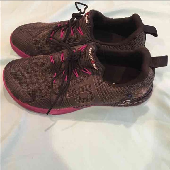 EUC Reebok Crossfit pump sz 9