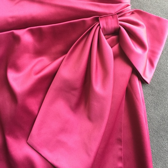 Stunning magenta pink size 0. Perfect condition! - Picture 2 of 4