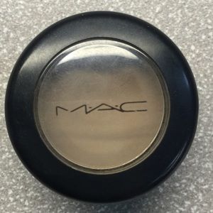 MAC Eyeshadow Omega Matte