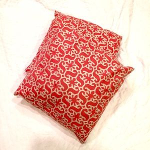 Set of 2 Throw Pillows