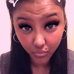 Meet your Posher, Tia