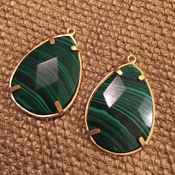 Teardrop stones (GREEN)