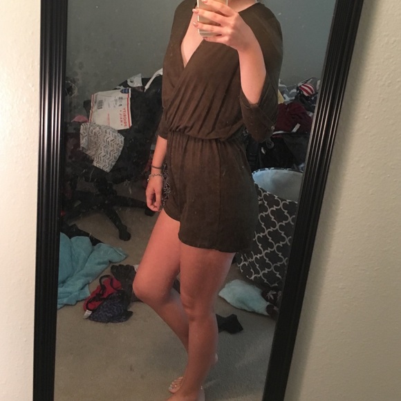 Army green romper - Picture 2 of 2
