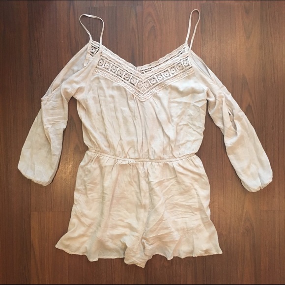 Ecoté off the shoulder Romper