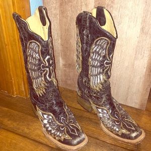 Corral boots