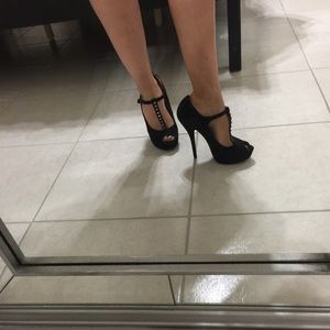 Steve Madden black suede shoes