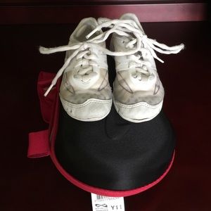 Nfinity vengeance size 11 youth cheer shoe