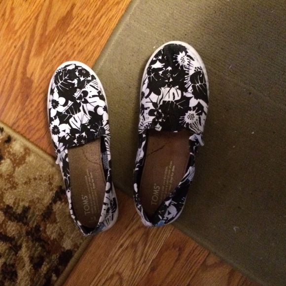 TOMS Floral Print Shoes