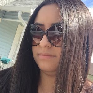 Meet your Posher, Melissa