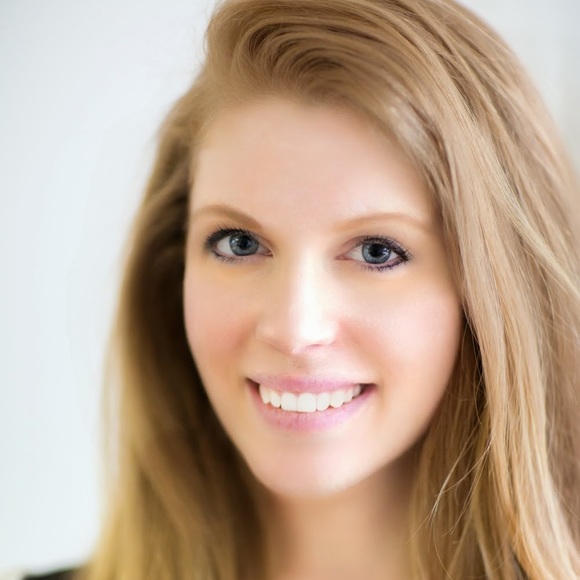Meet your Posher, Julia - Picture 1 of 1