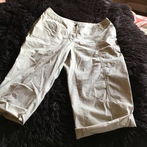 Chicos roll tab cargo style capris