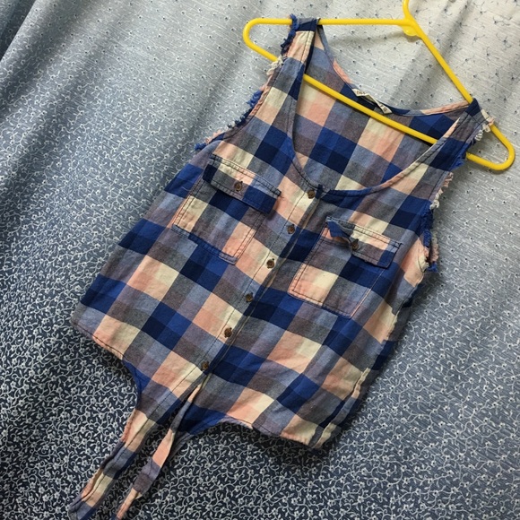 Adorable "vintage" look plaid tying tank top - Picture 1 of 2