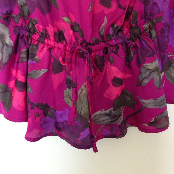 Express Blouse - Picture 2 of 4