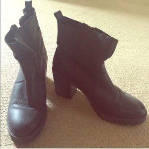 ZARA AUTHENTIC LEATHER BOOTIES