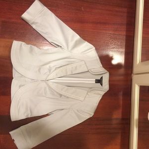 Structured 3/4 sleeve jacket