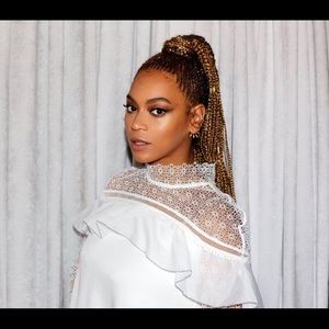 Meet your Posher, Nia