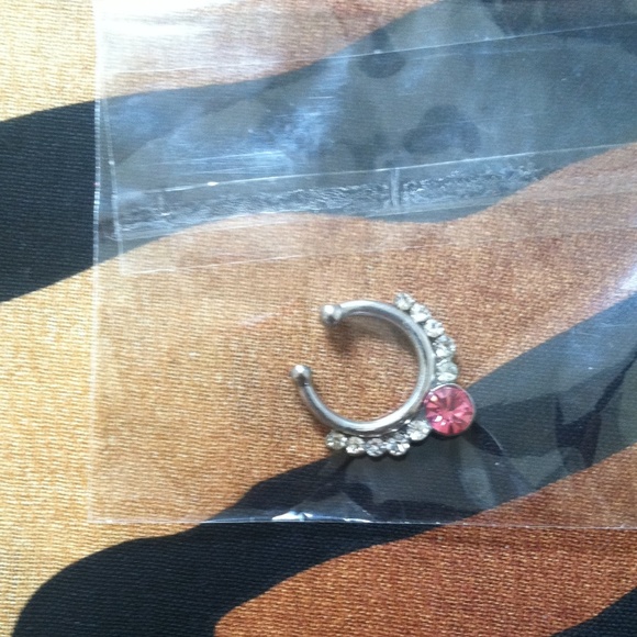 *NEW* Pink an silver clamp on nose ring