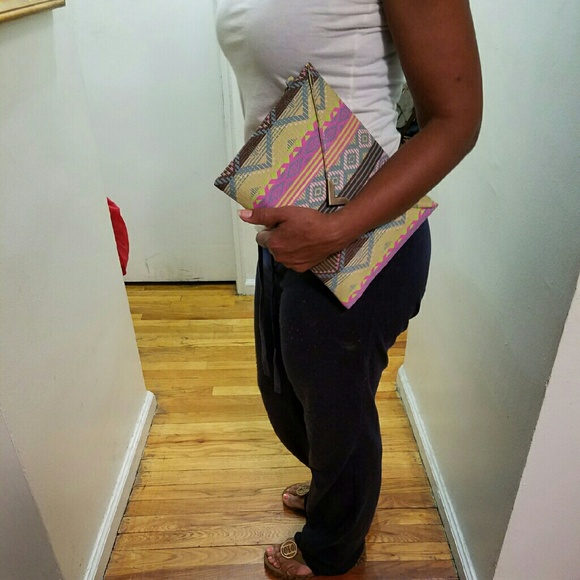 Clutch - Picture 4 of 4