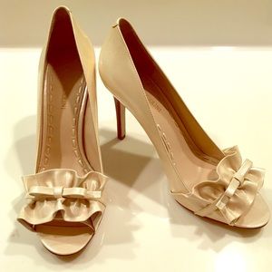 Enzo Angiolini Size 8 Nude Heels