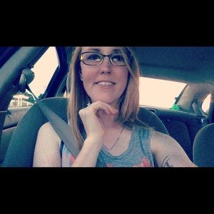 Meet your Posher, Laura