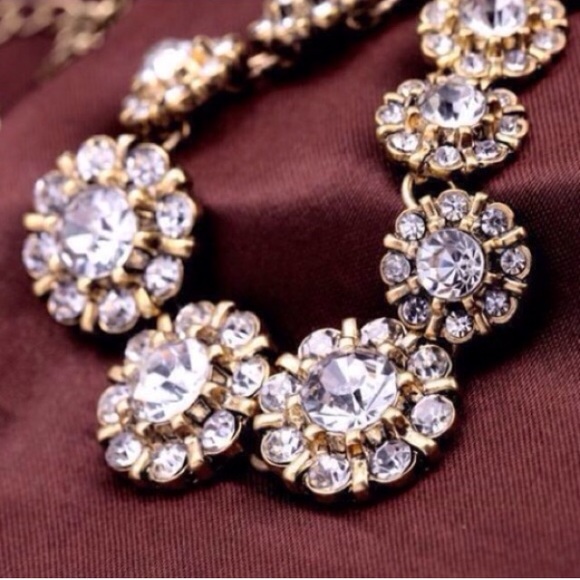 ❤️LAST❤️ Chic Crystal Boucle Statement Necklace - Picture 2 of 3