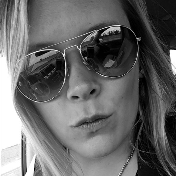 Meet your Posher, Crysal