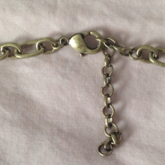 ❤️IN❤️Circle Floral Crystal Statement Necklace - Picture 4 of 4