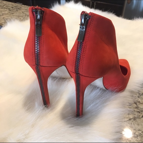 BCBG Shoes - BCBG Elko Nu Zipper Heels 8.5