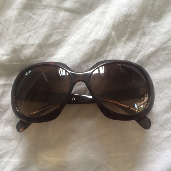AUTHENTIC Ray Bans RB4208 in tortoise - Picture 1 of 4