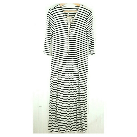 🌹HP🌹 Black & White Stripe Lace-up Maxi - Picture 4 of 4