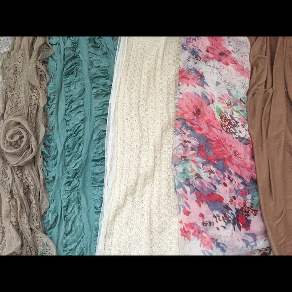 Scarf Bundle ❗️❗️ 5 scarves - Picture 1 of 4