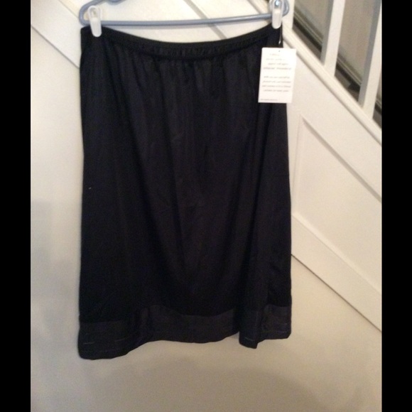 VELROSE SNIP IT HEM NWT BLACK 3x 4x 5x ? HALF SLIP - Picture 2 of 4