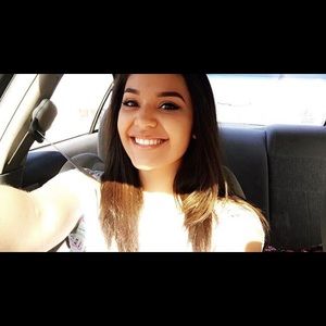 Meet your Posher, Mireya