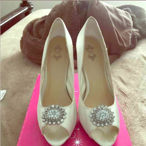 Shoe dazzle brand "romantic" heels - Picture 1 of 2