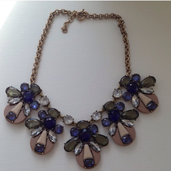 ❤️LAST❤️ Gorgeous Honeybee Statement Necklace - Picture 3 of 4