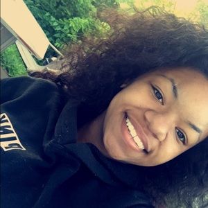 Meet your Posher, Joy