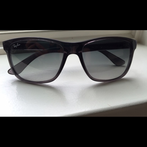 Women's Ray-Ban Sunglasses