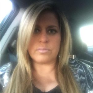 Meet your Posher, Deena