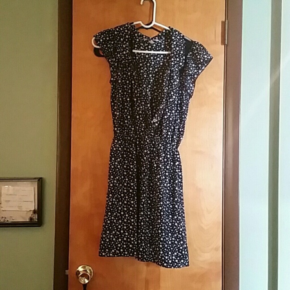 Adorable dress with black and white stars