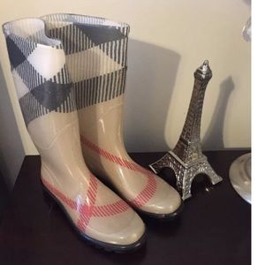Burberry Rain Boot NIB 10