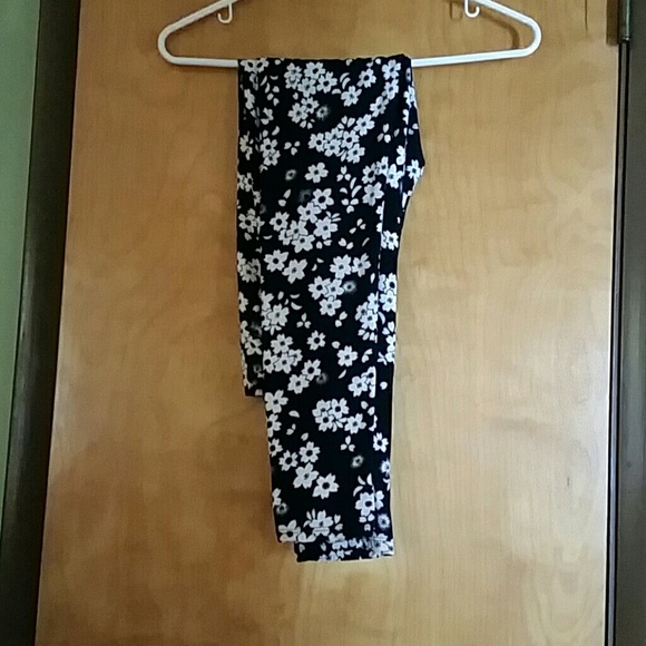 Agnes and Dora Leggings