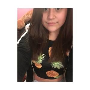 Meet your Posher, Carla