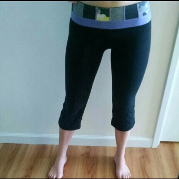 Lululemon black crop pants