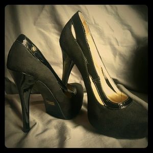 GUESS? High Heel Pump