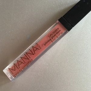 Manna Kadar in Lucky