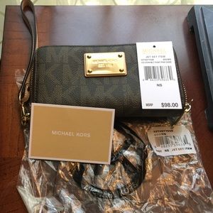 Michael kors wallet