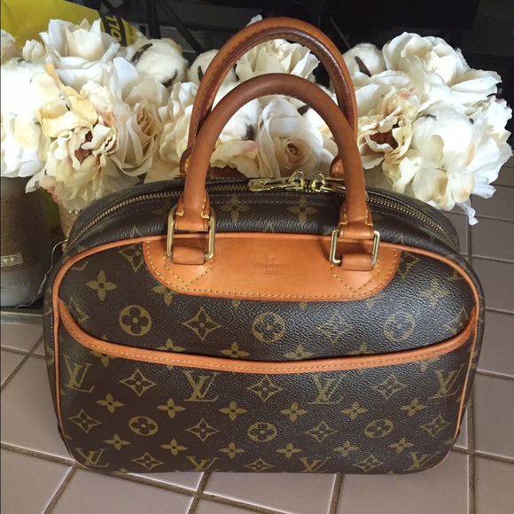 ❤️SOLD❤️Louis Vuitton Trouville🌺